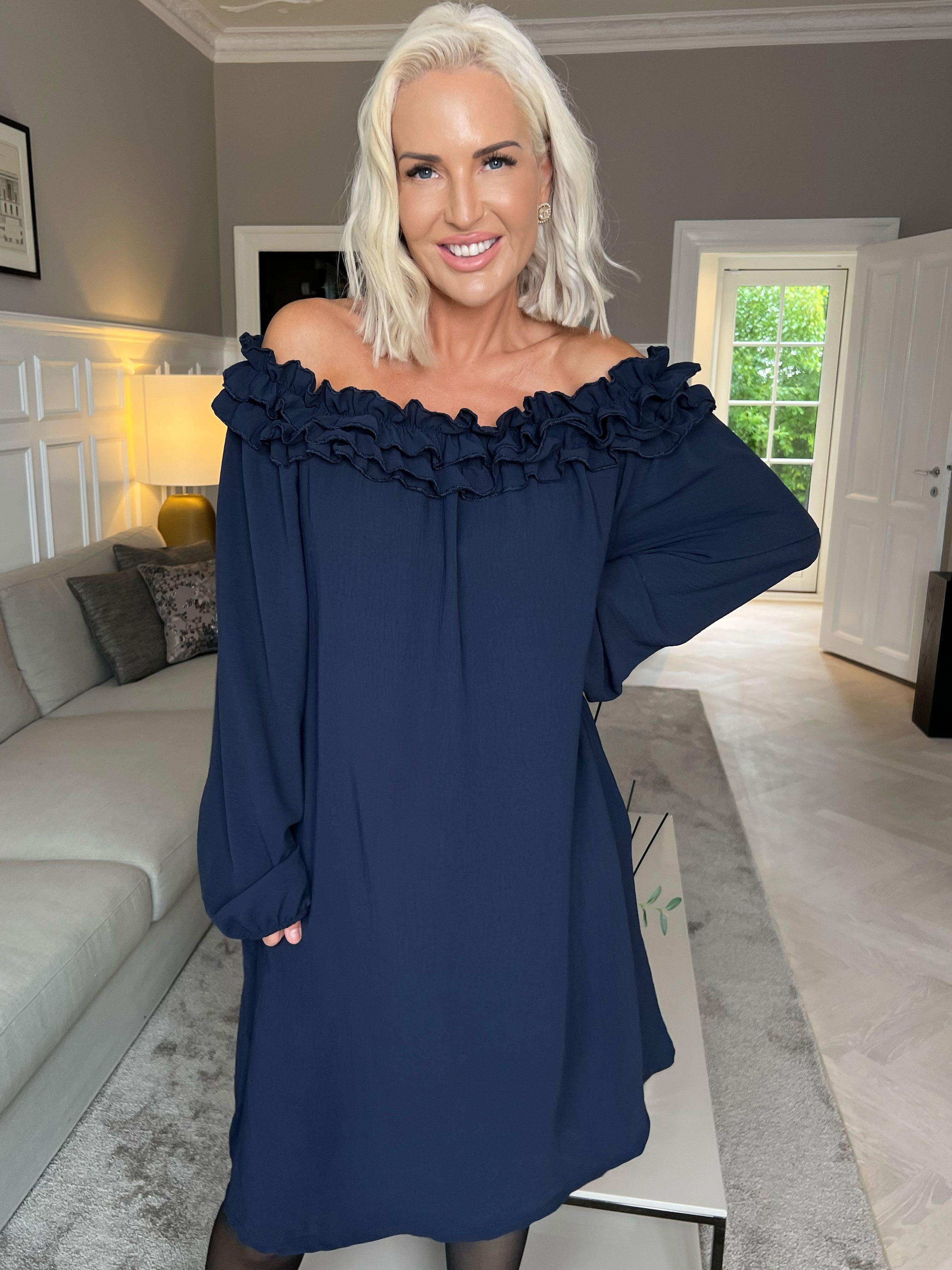 Chili Dress - Klänning med långa ärmar och volanger